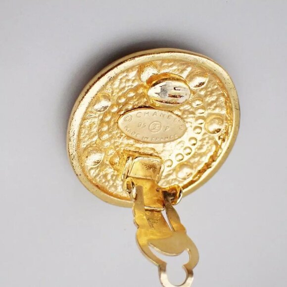 CHANEL CC Round Button Earrings 95P Clip-On Gold-Plated France Vintage 87RK786 - Picture 7 of 8